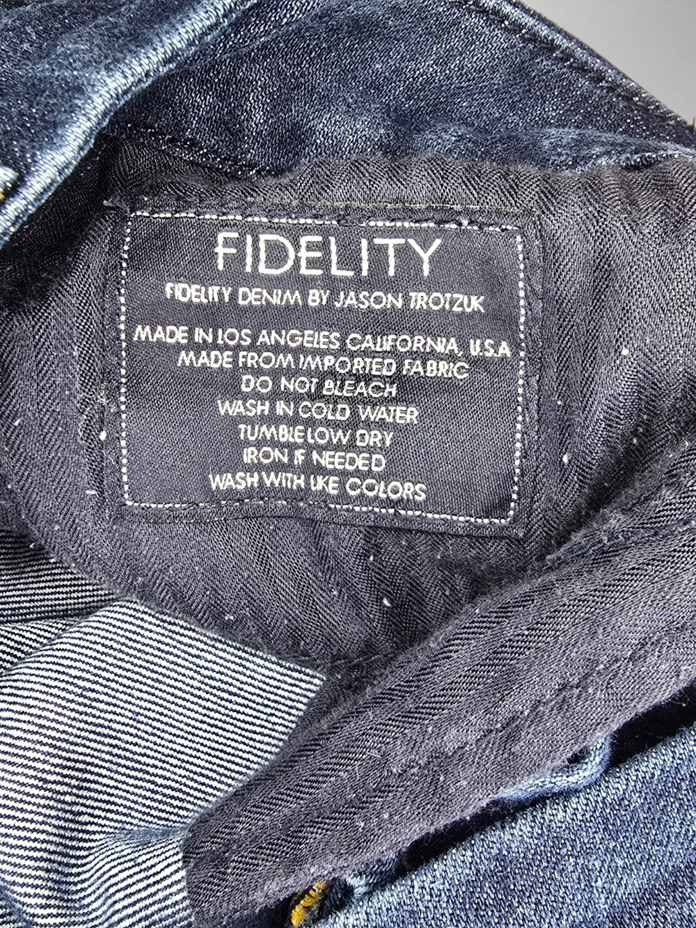 FIDELITY Low Rise Straight Leg - 28 - Picture 8 of 11